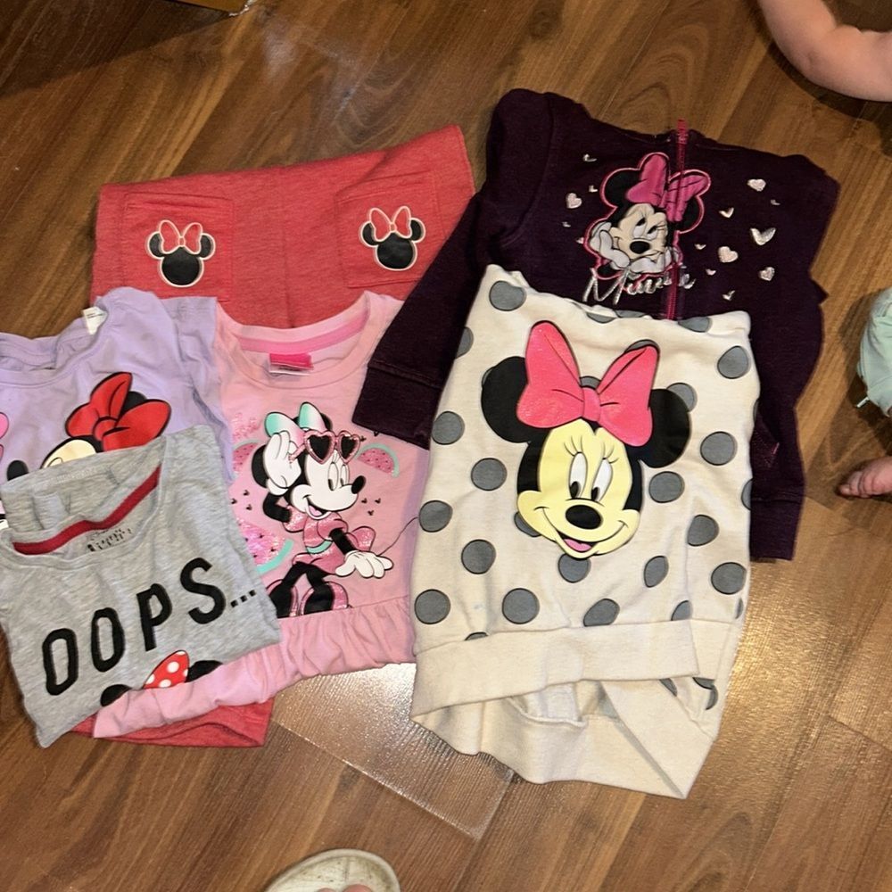 Disney Minnie Mouse bundle size 3-5T fit all around the same size